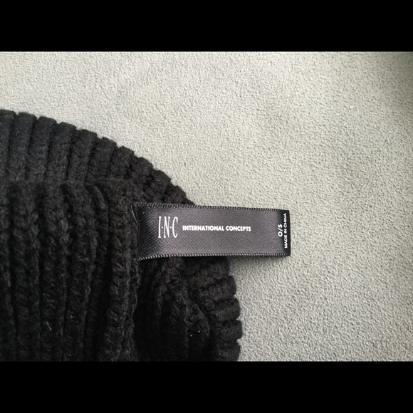 NWOT Gem embellished Hat and mittens - One Size - Picture 3 of 5